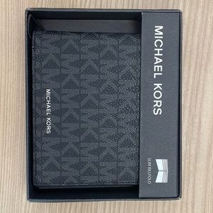 Michael Kors Mens Jet Set Canvas Coated Bifold Wallet Black w/ Gray logo